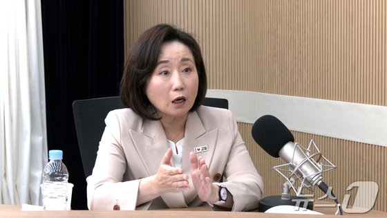 본문 이미지 - 전주혜 국민의힘 전 의원이 21일 뉴스1 유튜브 &#39;팩트앤뷰&#39;에 출연하고 있다.