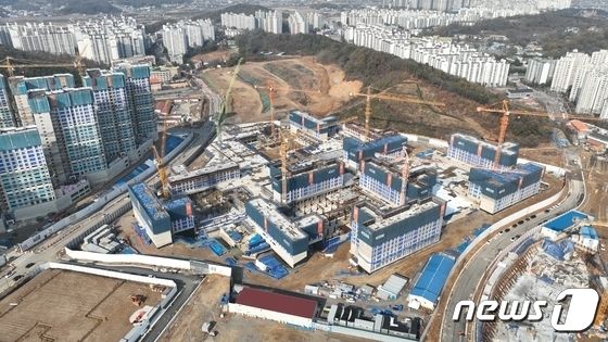 '철근누락' 공정률 32%서 멈춘 검단아파트, 보강·보수공사 재개