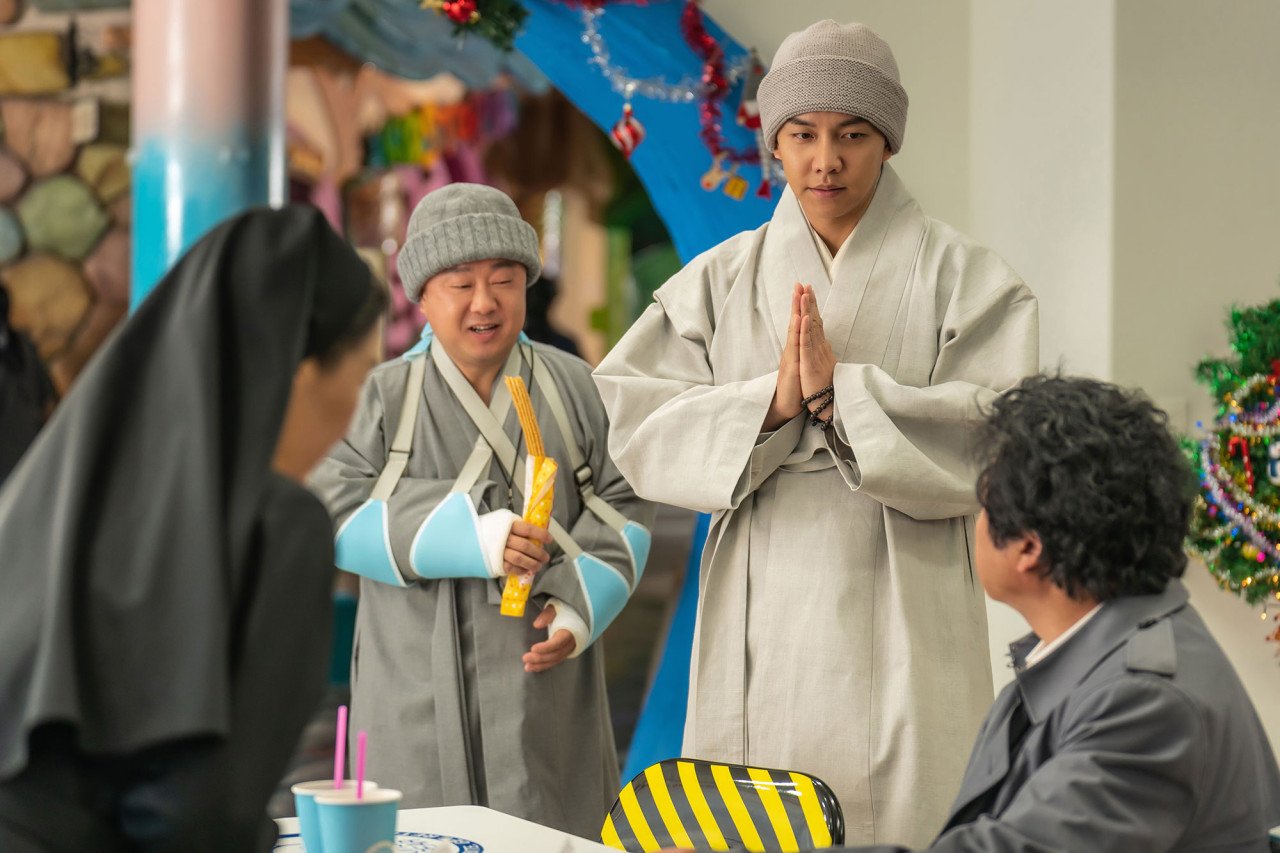 본문 이미지 - '대가족' 스틸 컷