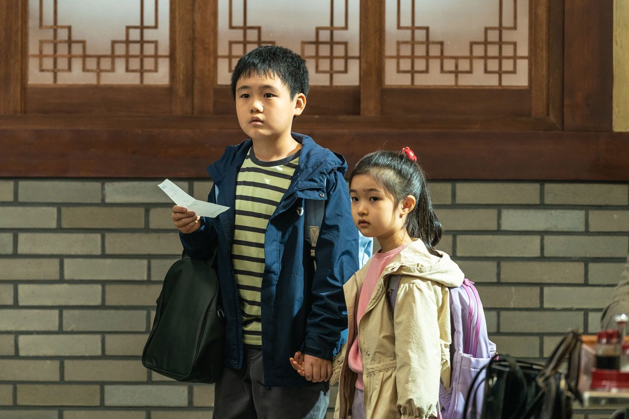 본문 이미지 - '대가족' 스틸 컷