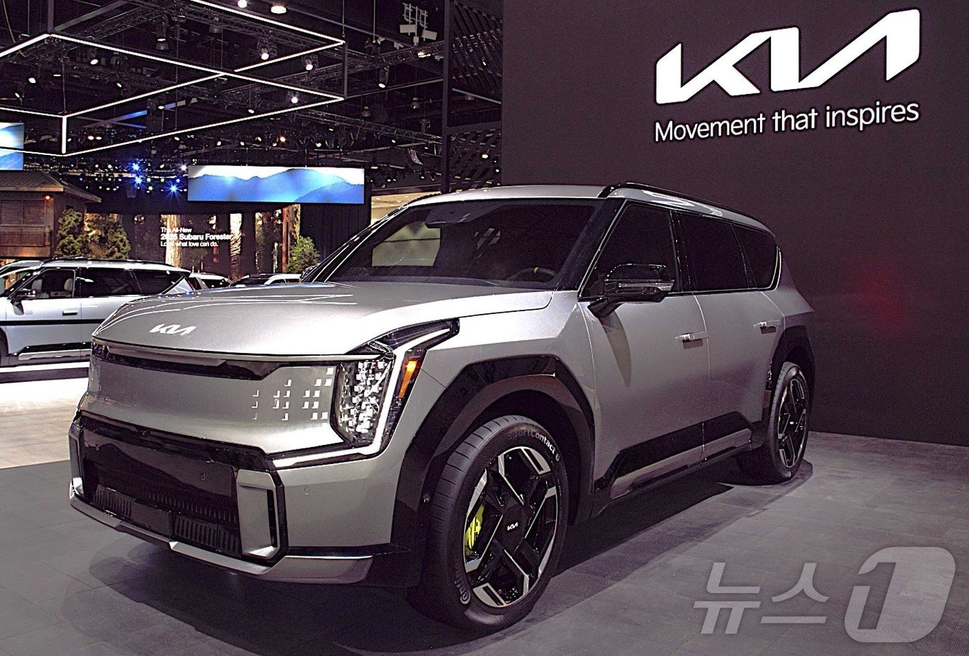  2024 LA 오토쇼에서 공개한 기아의 고성능 대형 전기 SUV &#39;EV9 GT&#39;&#40;기아 제공&#41; 