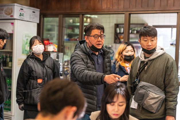 '대가족' 양우석 감독 "가족에 대한 기억…눈물 강요 아냐"