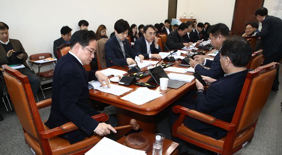 국회 기재위 조세소위원회 개의