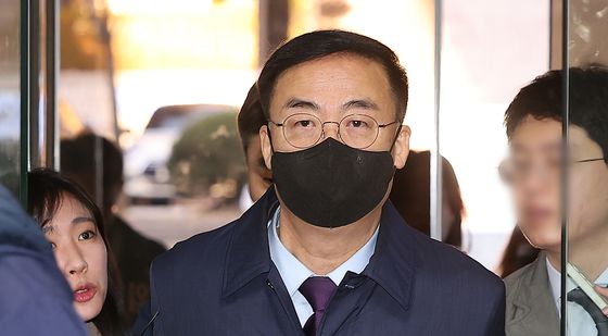 영장실질심사 출석하는 김세환 前선관위 사무총장