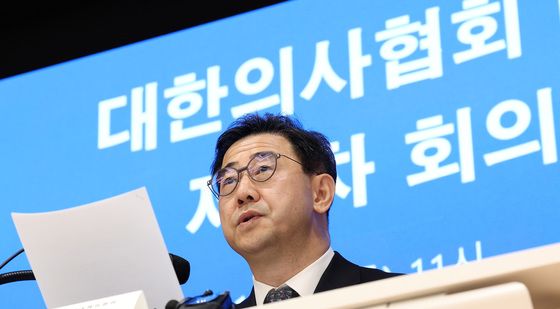 의협 비대위 "2025년 의대모집 중지 촉구…강력 저항·투쟁할것"