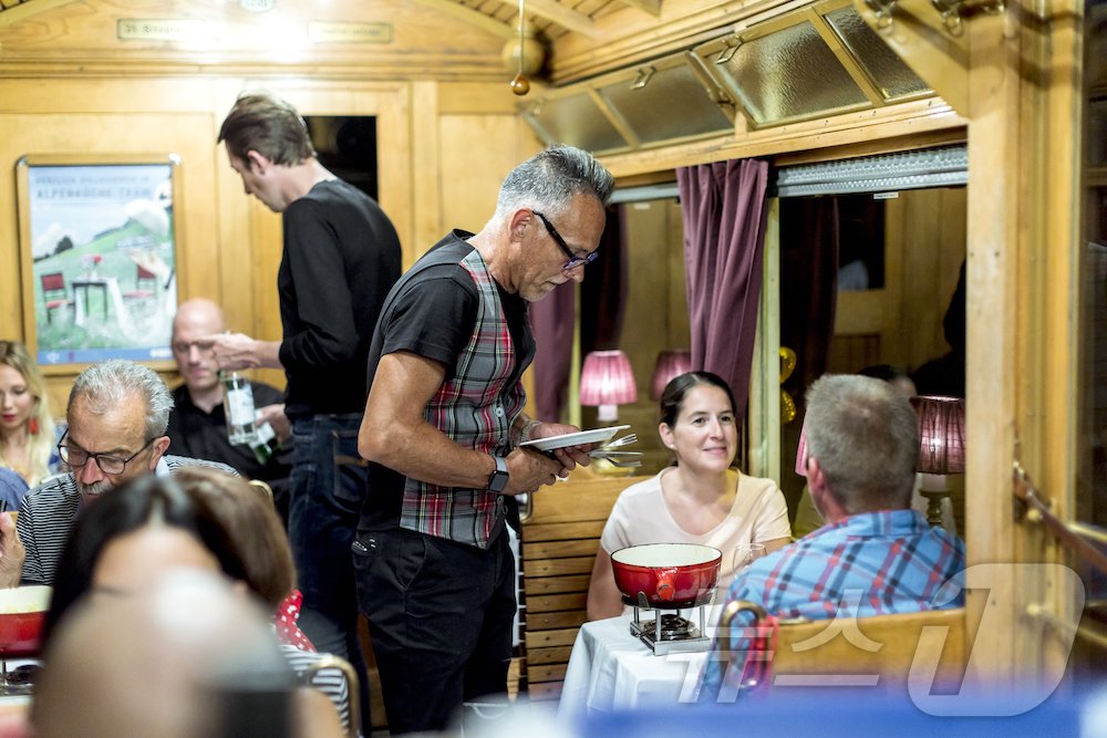 본문 이미지 - 2025년 2월 28일까지 즐길 수 있는 퐁뒤 트램(스위스관광청 제공)