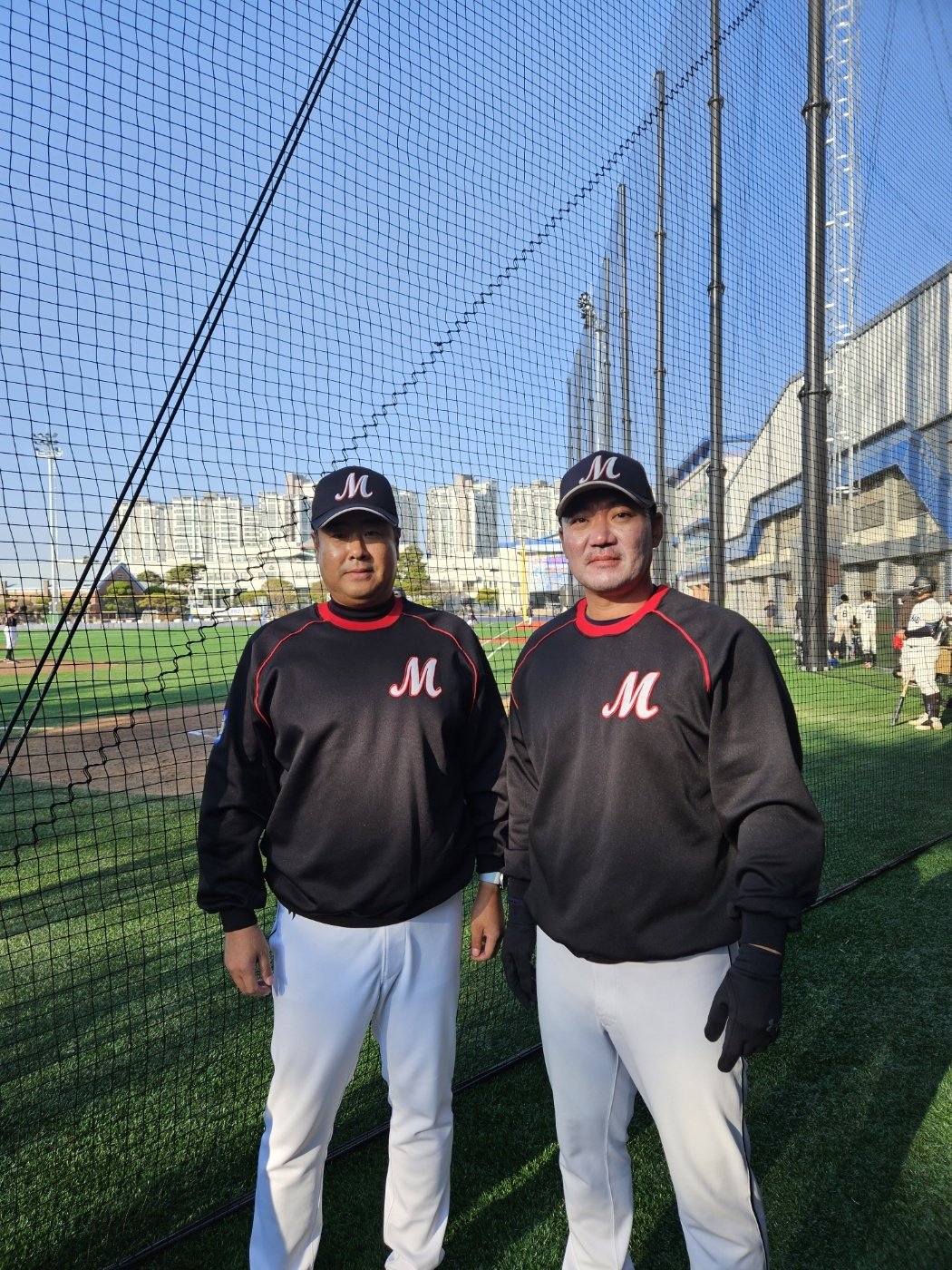 본문 이미지 -  물금고 강승영(왼쪽) 감독과 박정준 코치. (강승영 감독 제공)