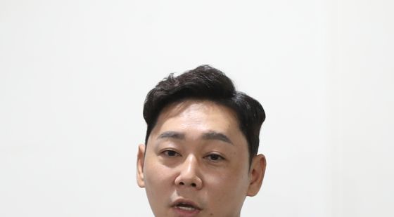 제8회 IR데이에서 기업 발표하는 박양세 대표