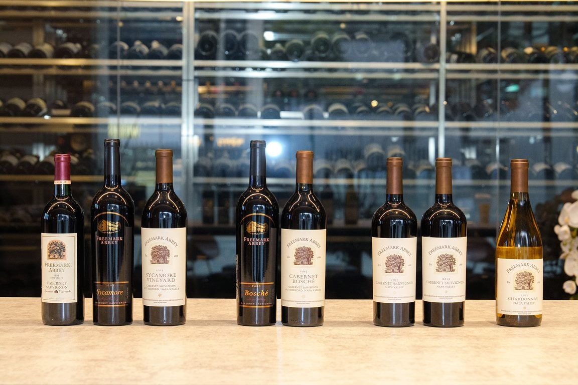 본문 이미지 - 이날 마스터 클라스에서 소개된 와인 8종(아영FBC 제공)