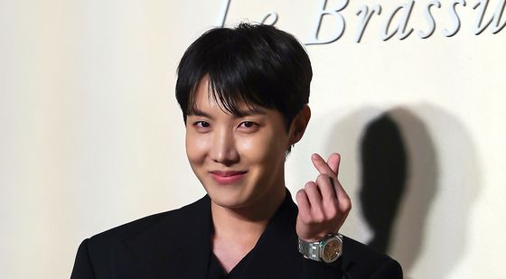 BTS 제이홉, 여심 녹이는 미소