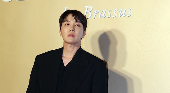 BTS 제이홉, 서있기만 해도 멋짐 폭발