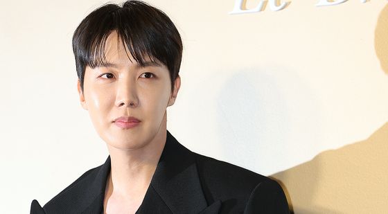 BTS 제이홉, 전역 후에 더 멋있어졌어!