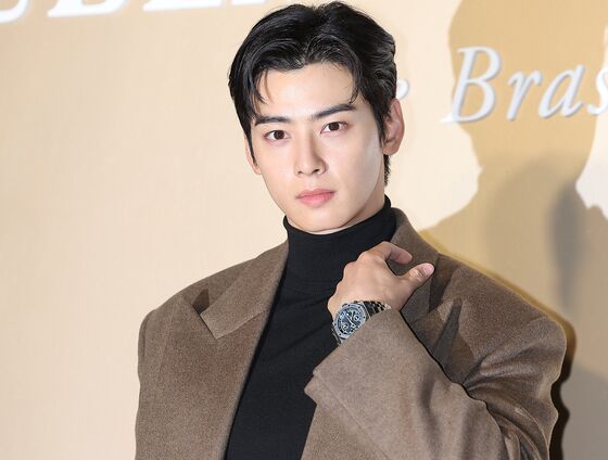 차은우 측 "군부대에 우편물 전달 삼가 부탁…폐기처리 예정"