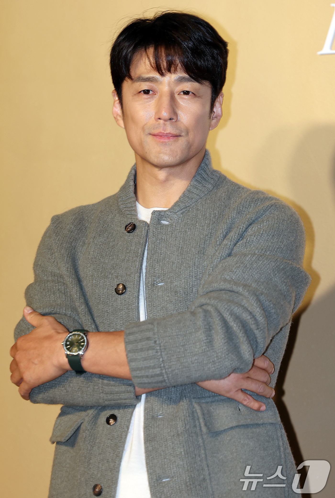 (서울=뉴스1) 김진환 기자 = 배우 지진희가 22일 오후 서울 성동구 성수동에서 열린 스위스 고급 시계 브랜드 오데마 피게 AP 플래그십 그랜드 오프닝 행사에 참석해 포즈를 취하 …