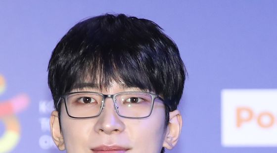 원우, 너무 멋진 안경 오빠