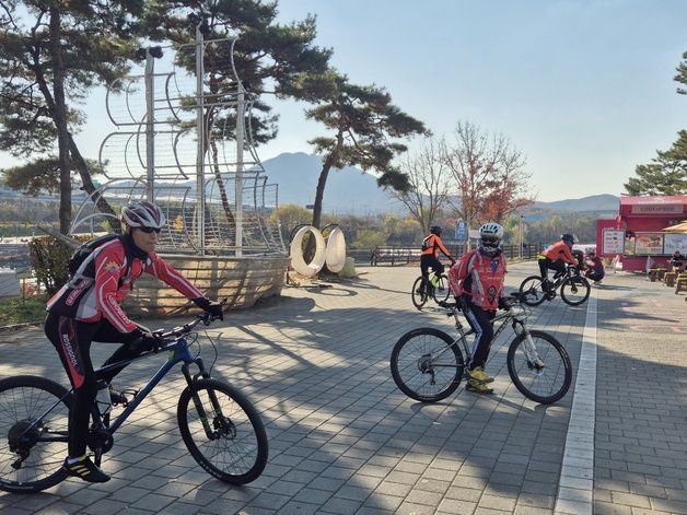 "날씨가 왜 이래?"…아침엔 영하였다가 낮엔 10도 이상으로 올라