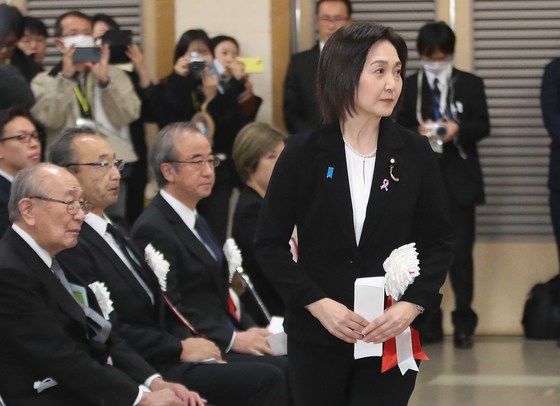 산케이 "한국의 반일병 기막혀…이쿠이나, 야스쿠니 참배해야"