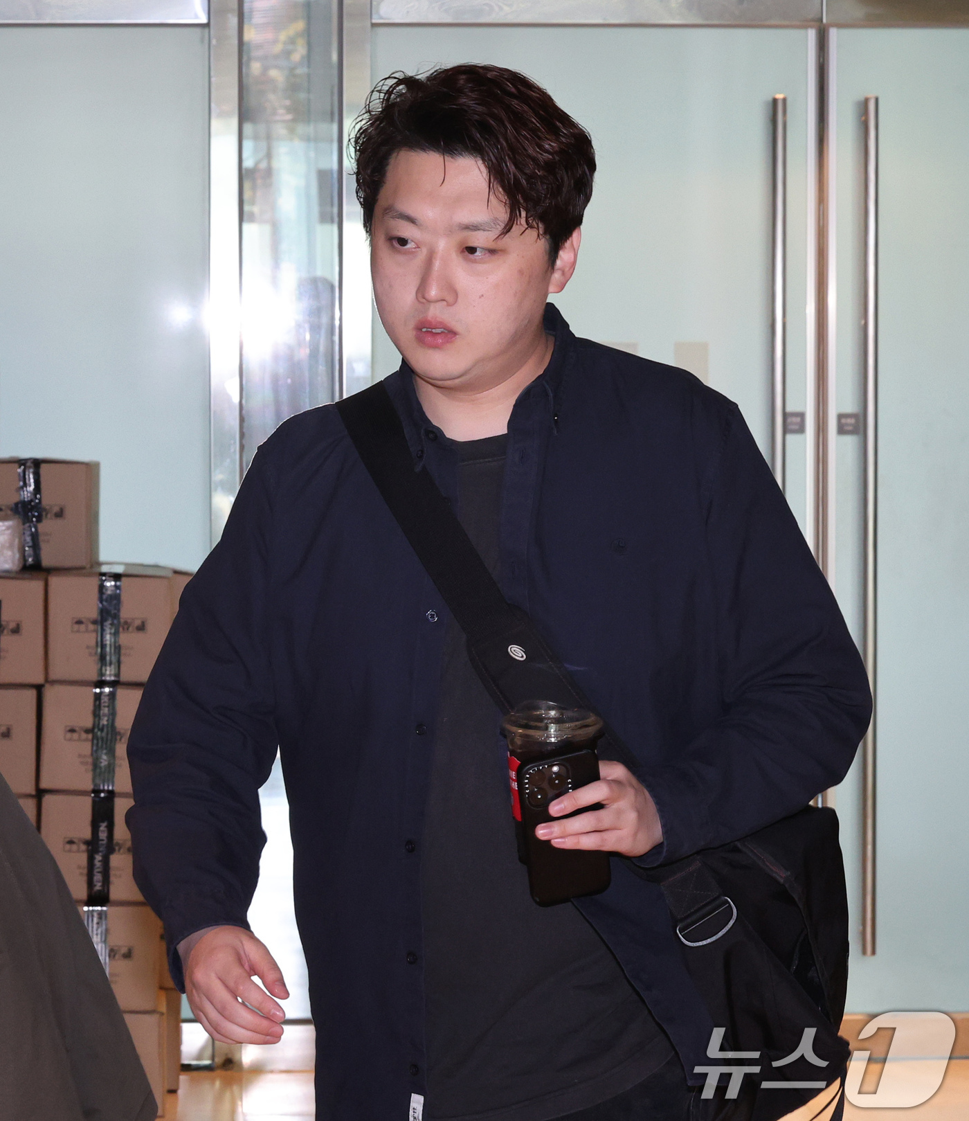 (서울=뉴스1) 장수영 기자 = 박단 대한전공의협의회 비상대책위원장이 24일 오후 서울 용산구 대한의사협회 회관에서 열린 개혁신당과의 의정갈등 관련 현안 간담회에 참석하고 있다. …