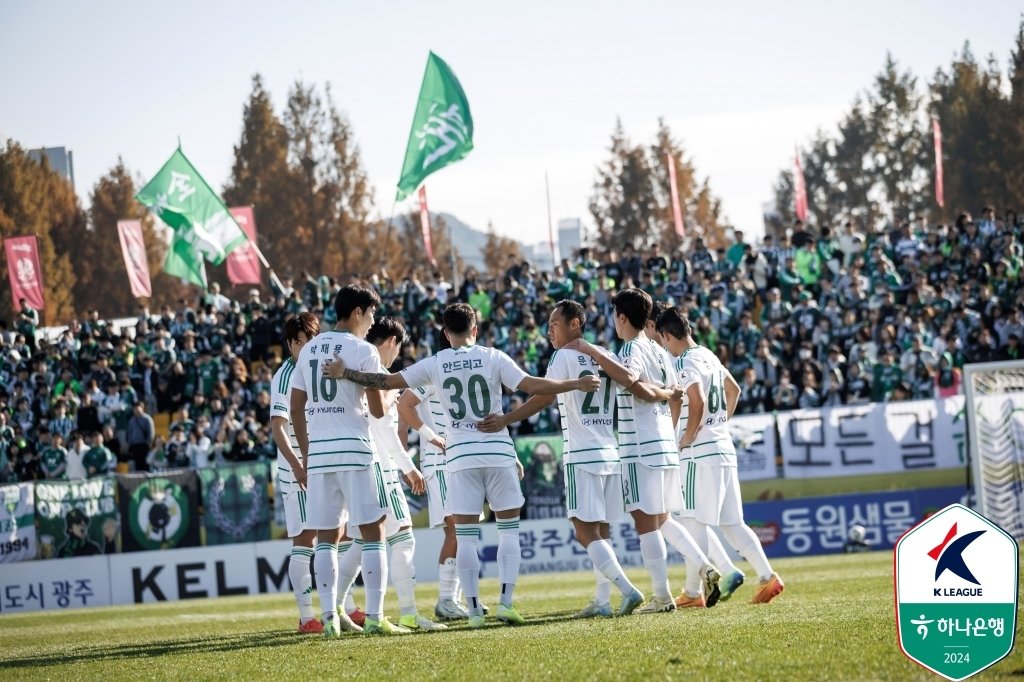 전북 현대는 창단 후 처음으로 2부리그 강등 위기에 몰렸다. &#40;한국프로축구연맹 제공&#41;