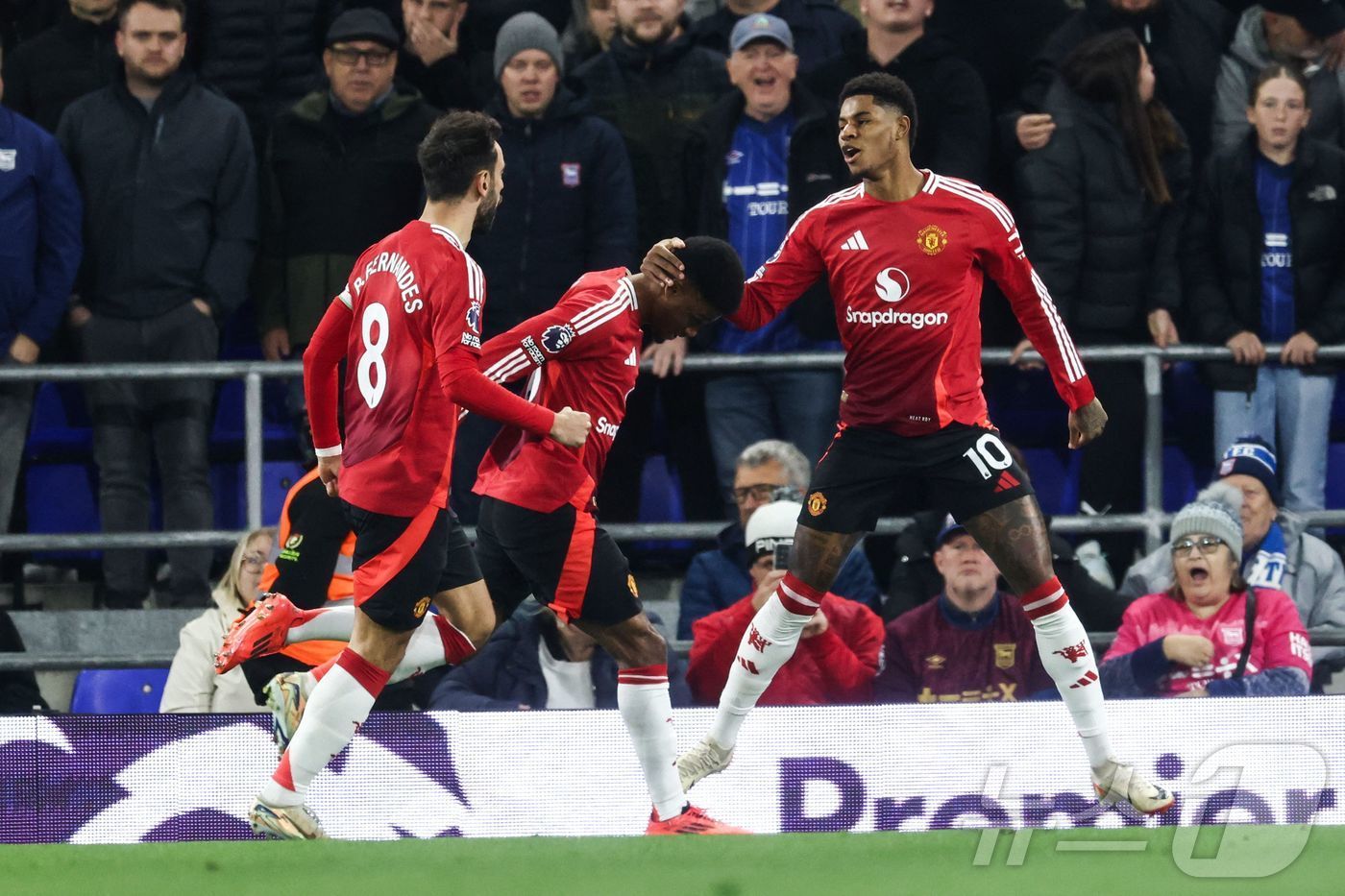 맨유는 25일&#40;한국시간&#41; 열린 2024-25 EPL 입스위치전에서 1-1로 비겼다. ⓒ AFP=뉴스1