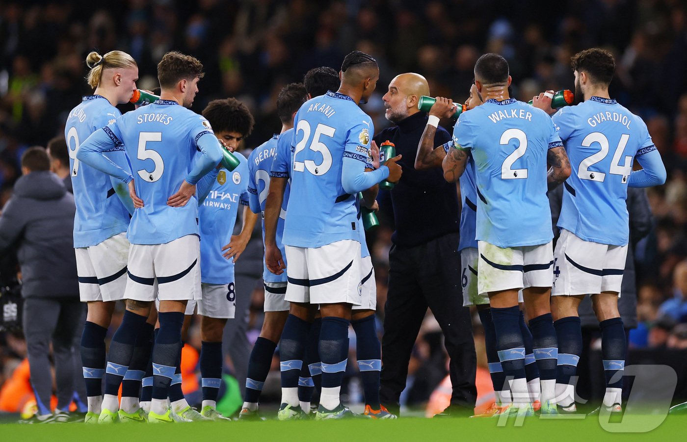 본문 이미지 - 맨체스터 시티는 공식 대회 5연패를 당하며 EPL 선두 리버풀에 승점 8차로 밀렸다. ⓒ 로이터=뉴스1