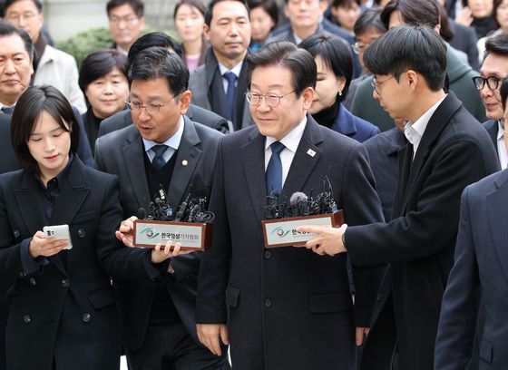 [속보] 이재명 "진실과 정의를 되찾아 준 재판부에 감사"