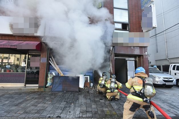 대전 동구 가양동 상가건물 1층서 화재…3000만원 재산 피해