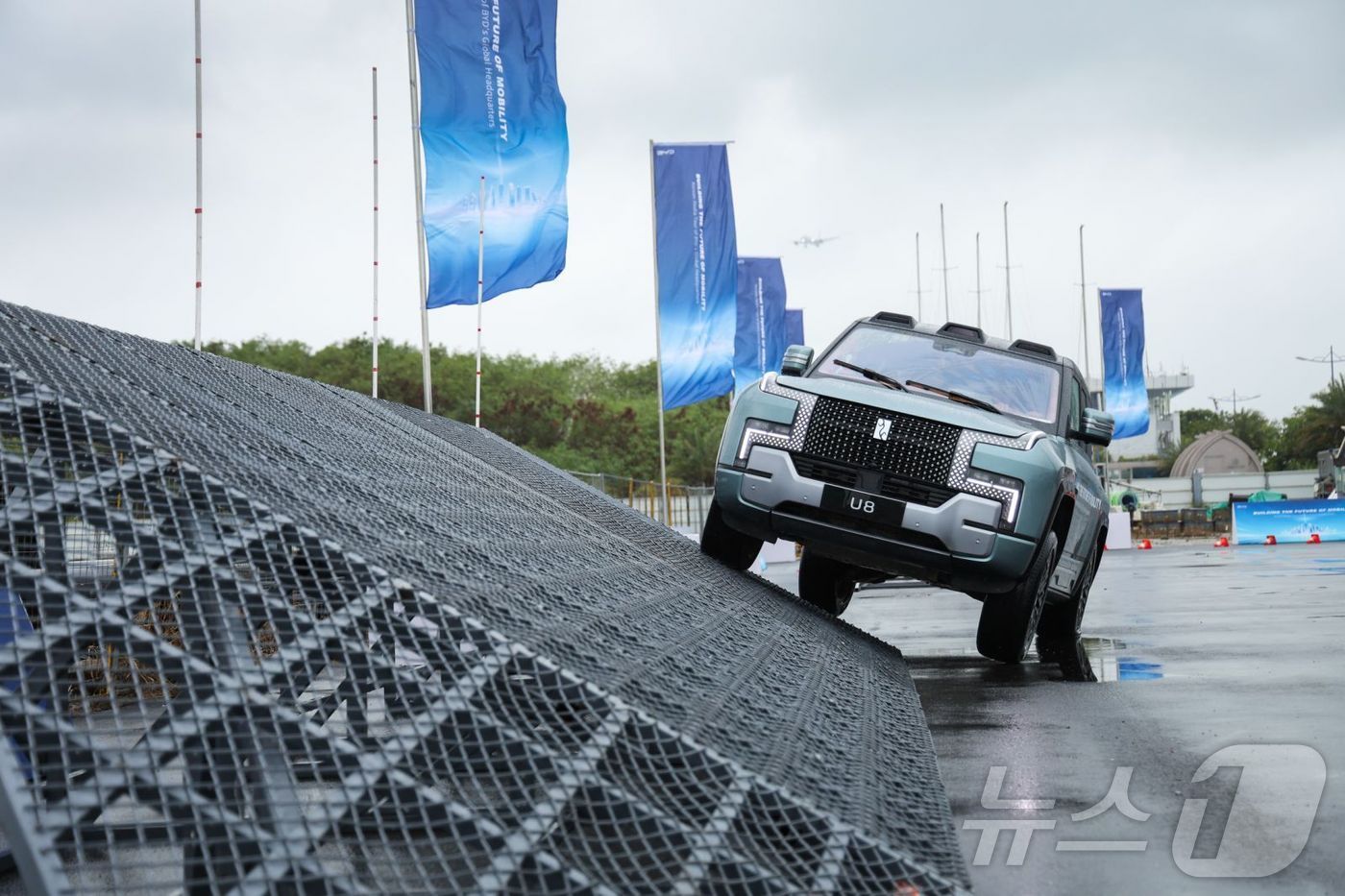 본문 이미지 -  BYD의 프리미엄 브랜드인 양왕의 'U8' 