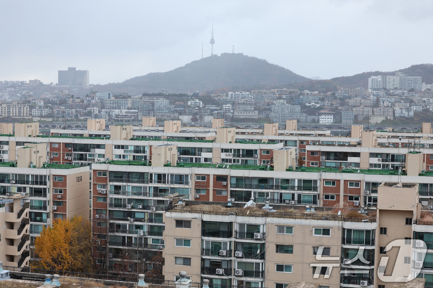 (서울=뉴스1) 신웅수 기자 = 압구정2구역에 최고 250m 높이의 2606가구 단지가 들어선다.서울시는 지난 25일 제12차 도시계획위원회 수권분과소위원회를 개최해 압구정2구역 …