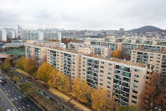 압구정은 뜨겁고 성수는 조용…한강변 정비사업 대어 '희비'