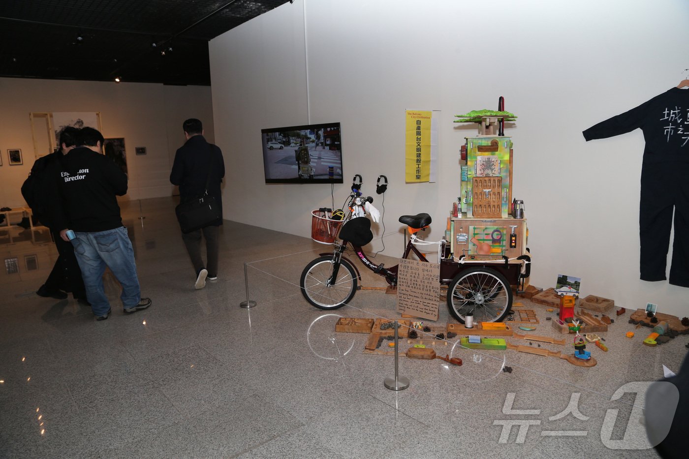 본문 이미지 - 26일 제주도립미술관에서 2024 제주비엔날레가 개막했다.&#40;제주도 제공&#41;