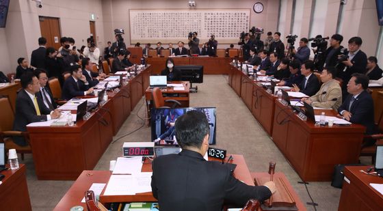 국회 법사위, 강백신·엄희준 검사 탄핵청문회 내달 11일 실시