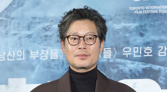 유재명, 묵직한 존재감