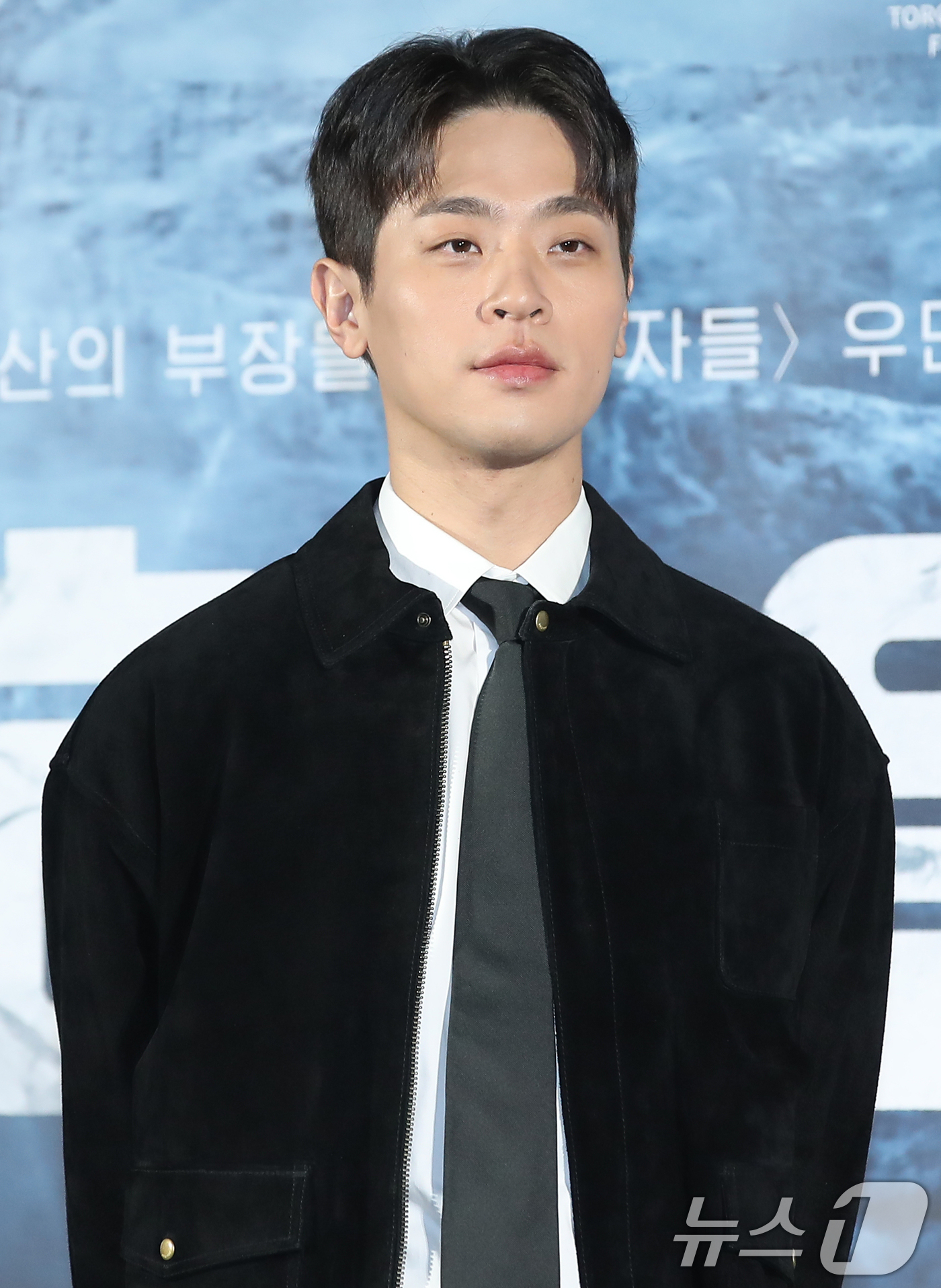 (서울=뉴스1) 권현진 기자 = 배우 박정민이 27일 서울 용산구 CGV용산아이파크몰에서 열린 영화 '하얼빈'(감독 우민호) 제작보고회에 참석해 포즈를 취하고 있다.'하얼빈'은 1 …