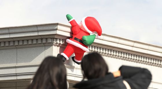 캠퍼스 찾아온 산타