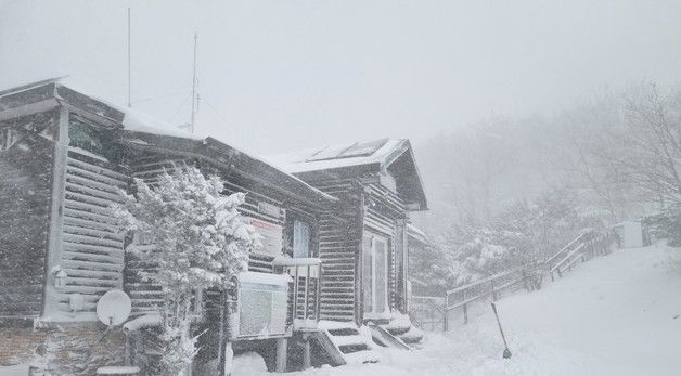 첫눈 내린 무주 덕유산