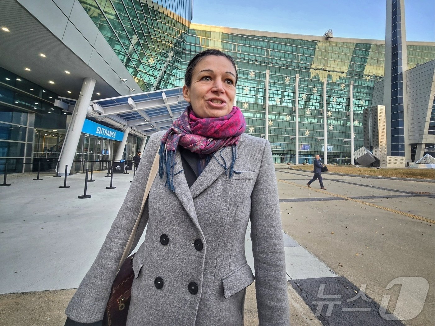 본문 이미지 - 카티아 비덴코프 벨기에 루벤대학 정치학과 교수가 부산 벡스코 인근에서 뉴스1과 인터뷰하고 있다. ⓒ 뉴스1