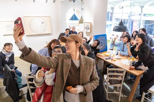 "버려진 나무에 생명을"…나무와사람들, 이정인 초대전 성료