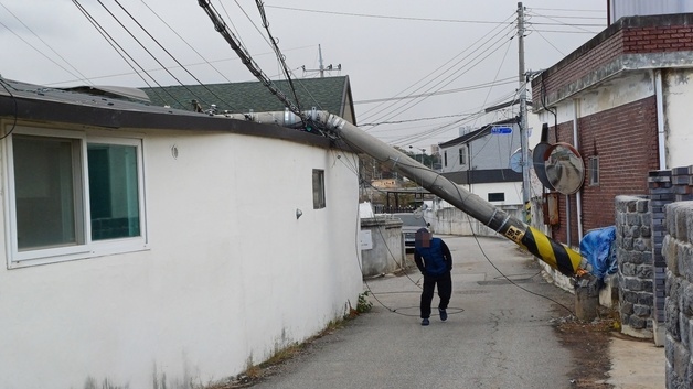 [오늘의 날씨] 전북(31일, 토)…가끔 구름 많고, 서해안 중심 '강풍'