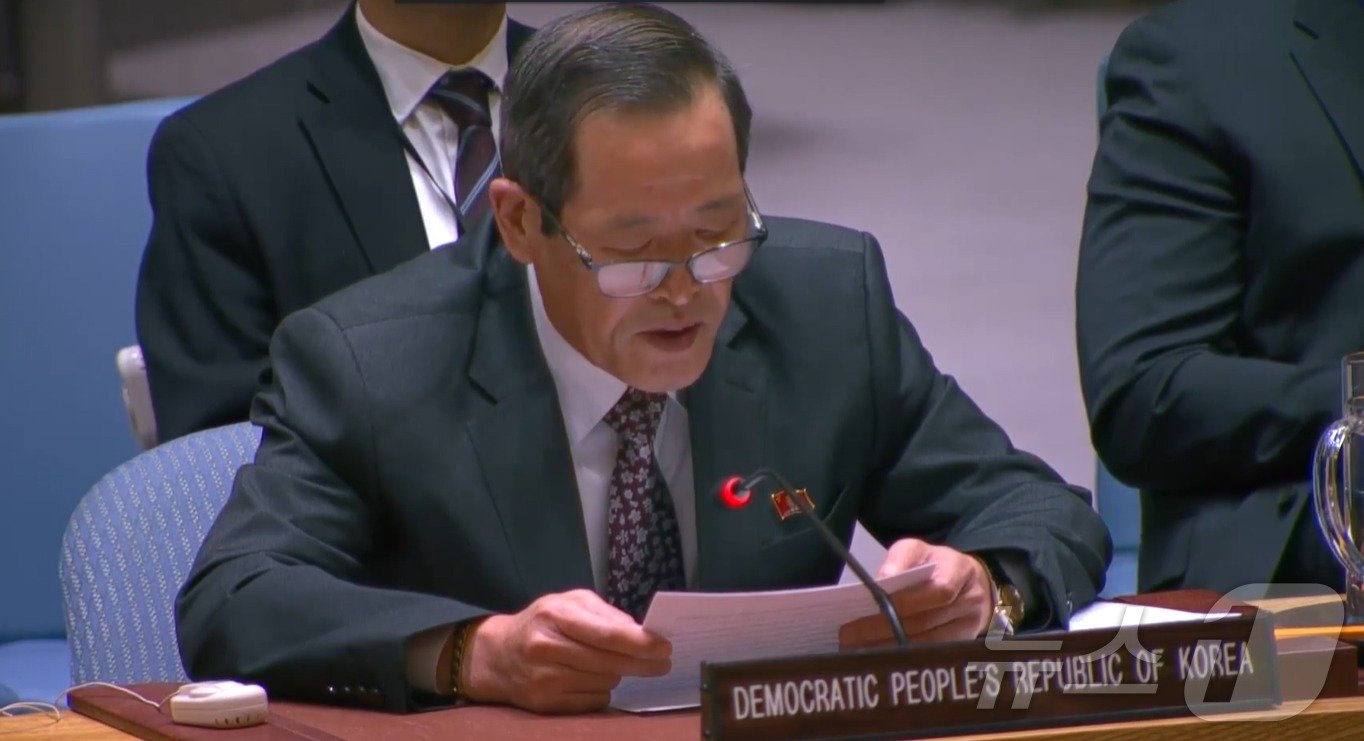 본문 이미지 - 27일(현지시간) 미국 뉴욕 유엔 본부에서 열린 유엔 안전보장이사회 회의에서 김성 유엔 주재 북한 대사가 발언하고 있다.(유엔 웹TV 갈무리).