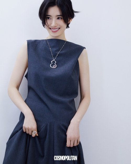 본문 이미지 - 정은채/코스모폴리탄