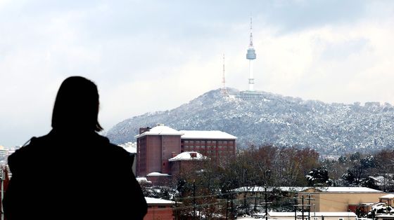 40㎝ 넘는 폭설에 서울·경기 1700여 학교 휴교·등하교 조정