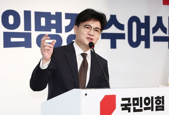 용산 공격에 김 여사 특검 고려?…한동훈 "제가 한 말 아니다"