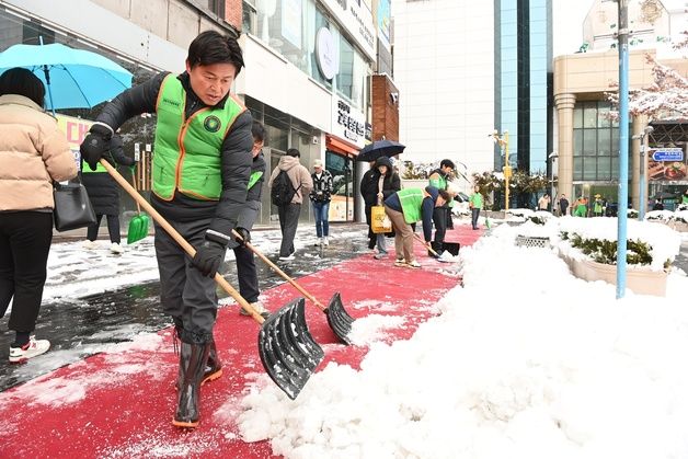 조용익 부천시장, 폭설 제설 현장 점검…시민안전 최우선 강조