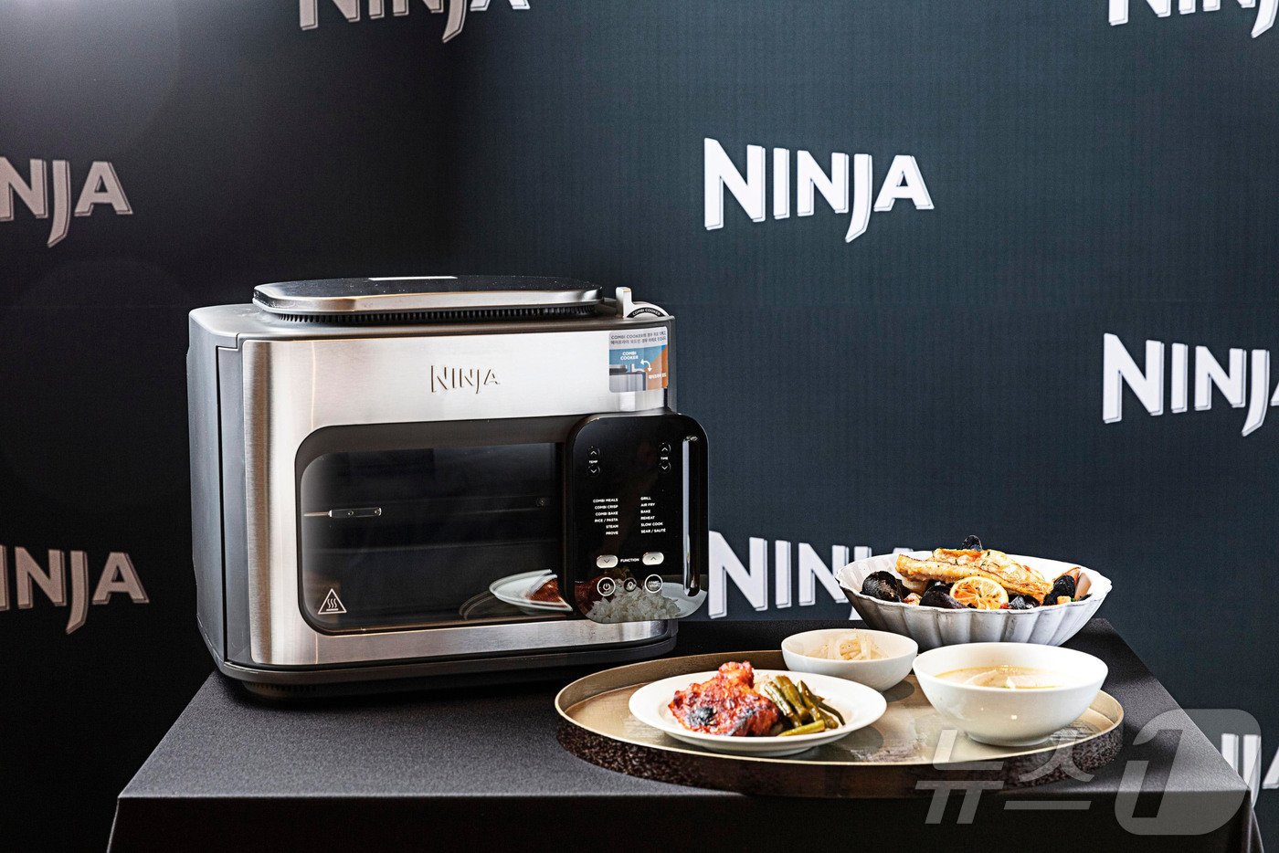 본문 이미지 - 샤크닌자의 신제품 닌자 콤비 올인원 멀티 쿠커.(샤크닌자 제공)