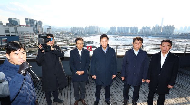 용산국제업무지구 개발계획 듣는 오세훈·박상우·심우섭·한문희