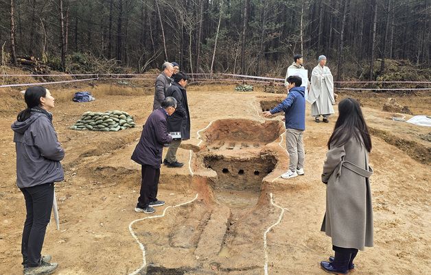 군위 인각사지 가마터 '통일신라 기와가마 1기' 추가 발견