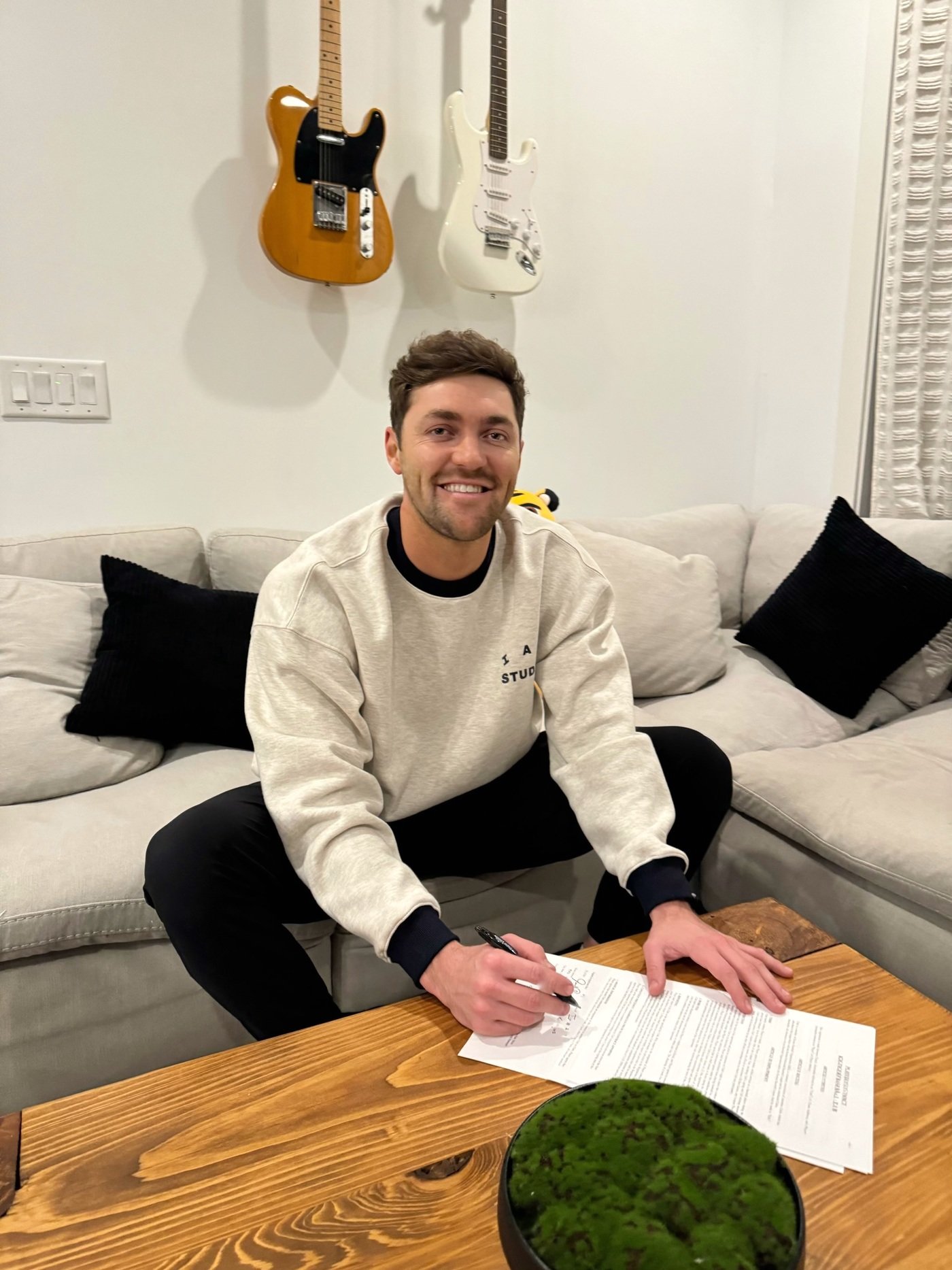 본문 이미지 - KIA 타이거즈와 재계약한 제임스 네일. (KIA 제공)