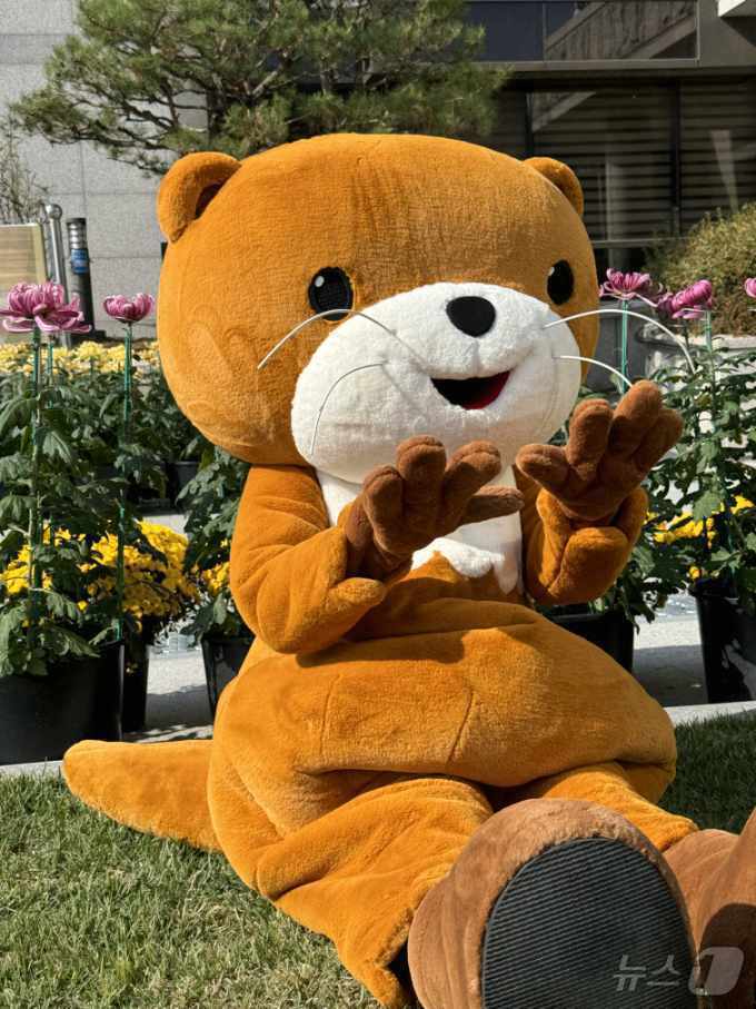 본문 이미지 -  충주시 농특산물 통합브랜드 '충주씨'(충주시 제공)/뉴스1