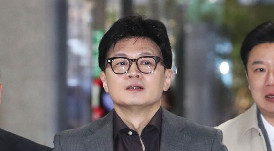 정책토론회장 향하는 한동훈 대표